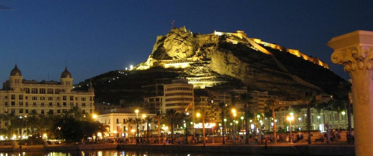 Un Lujo en el Corazón de Alicante Exterior foto